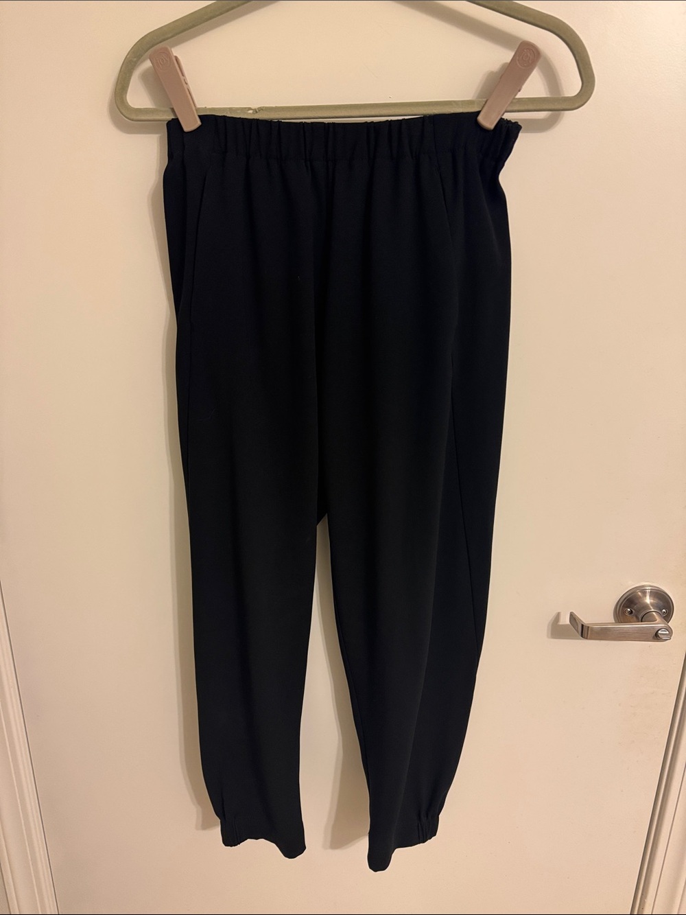 Aritzia Black Elastic Waist Capri Style Pants